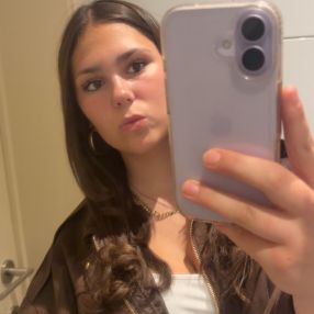 Livia, Babysitter in Eijsden
