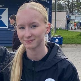 Tirza, Oppas in Noordwijkerhout