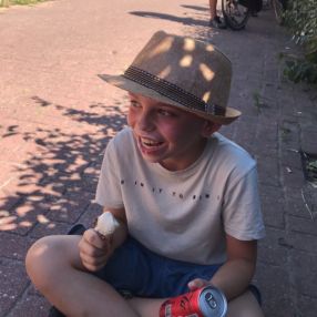 Tom, Gezin in Enschede