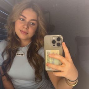 Jaana, Babysitter in Groenlo