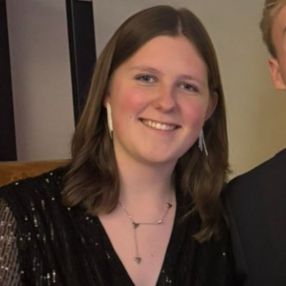 Elise, Oppas in Oldebroek