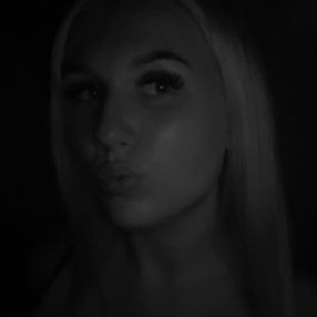 Fleur, Babysitter in Uden
