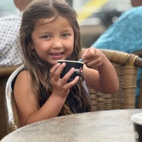 Mischa, Gezin in Maassluis
