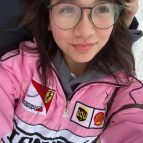 Jennifer, Oppas in 's-Heerenberg