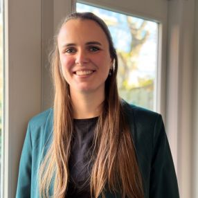 Sanne, Oppas in Nieuwveen