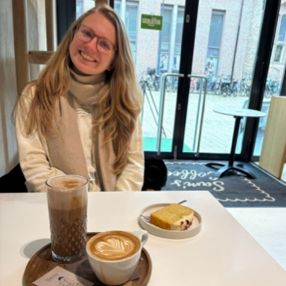 Aimée, Babysitter in Assen