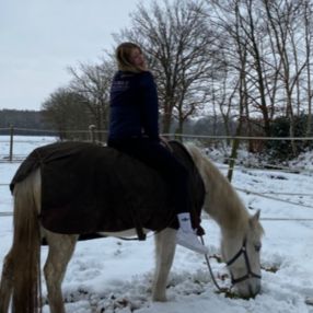 Angelica, Babysitter in Uden