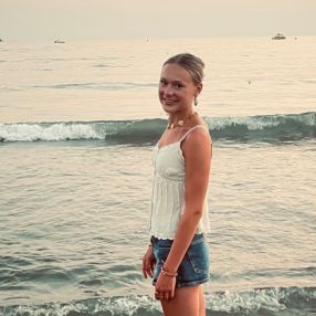 Emma, Babysitter in Zutphen
