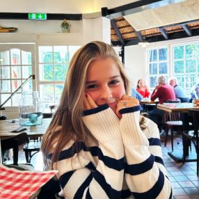 Manoe, Babysitter in Leiderdorp