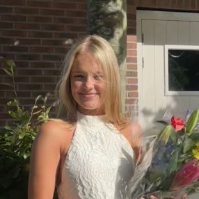 Elin, Babysitter in Vijfhuizen