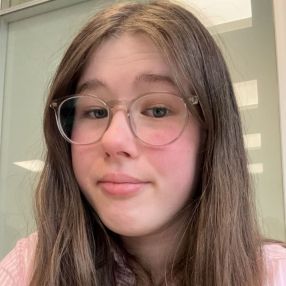 Leah, Babysitter in Kampen
