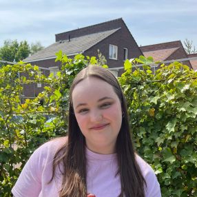 Nikki, Oppas in Groesbeek