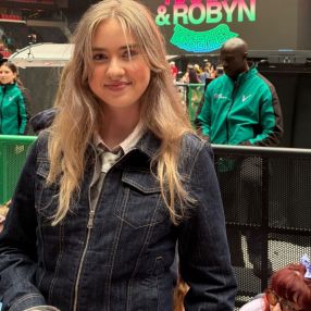 Evi, Babysitter in Geervliet