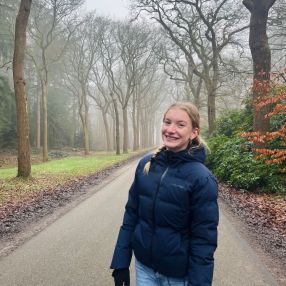Esmée, Oppas in Heerenveen