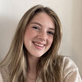 Abigail, Oppas in Roermond
