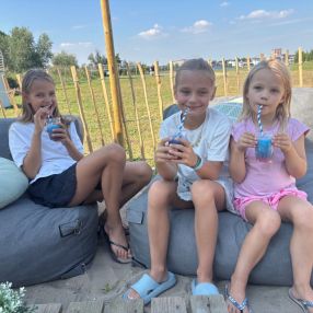 Nikie, Gezin in Woerden