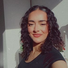 Safoerah, Babysitter in Zetten