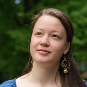 Lisa, Babysitter in Voorschoten