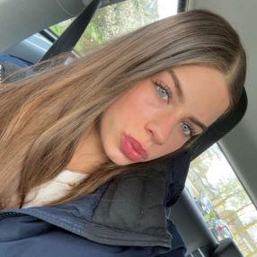 Fleur, Oppas in Uden