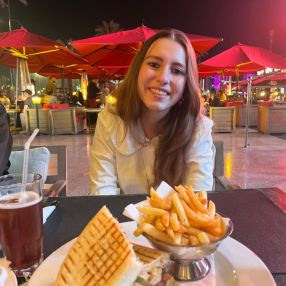 Esmee, Oppas in Kesteren