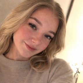 Fayenne, Babysitter in Emmen