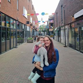 Kacey, Babysitter in Ede