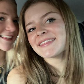 River, Babysitter in Hazerswoude-Dorp