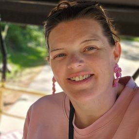 Daina, Gezin in Hendrik-Ido-Ambacht