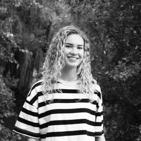Sterre, Babysitter in Klundert