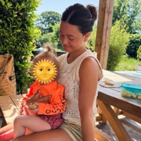 Jasmijn, Babysitter in Eemnes