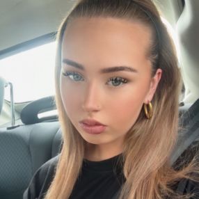 Elena, Babysitter in Coevorden