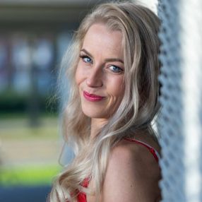 Larisse, Babysitter in Zaltbommel