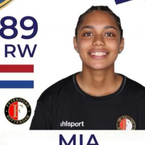 Mia, Oppas in Ridderkerk