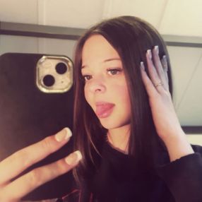 Joelle, Babysitter in Uden