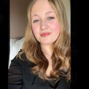 Mette, Babysitter in Hurdegaryp