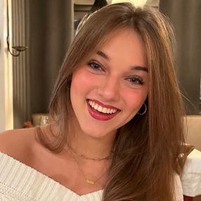 Alexandra, Babysitter in Mierlo