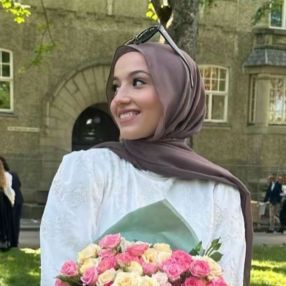 Nour, Oppas in Peel en Maas