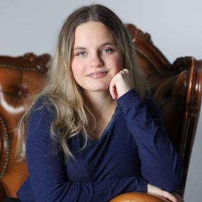 Zoe, Babysitter in Overdinkel