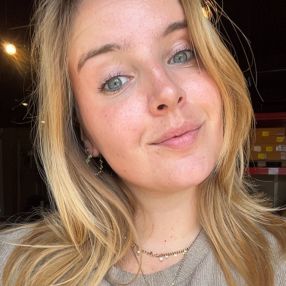 Fenne, Babysitter in Hoorn