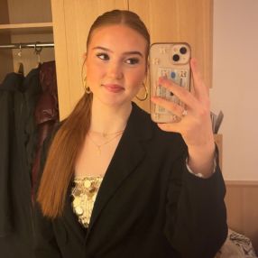 Angelina, Babysitter in IJsselstein
