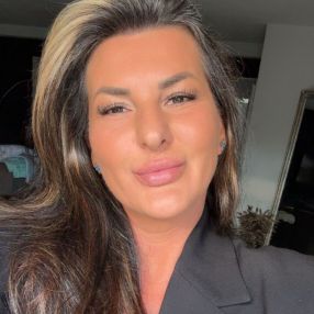 Sabrina, Babysitter in Zevenhuizen