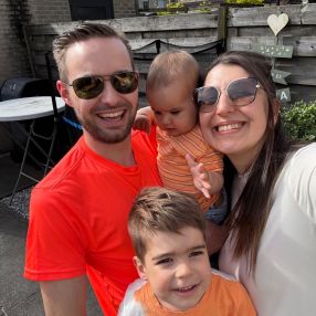 Ivana, Gezin in Dordrecht