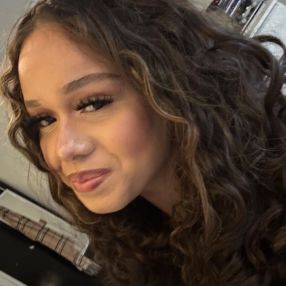 Naichaliene, Babysitter in Drachten