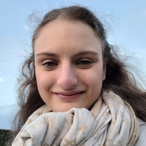 Esmee, Oppas in Bocholtz