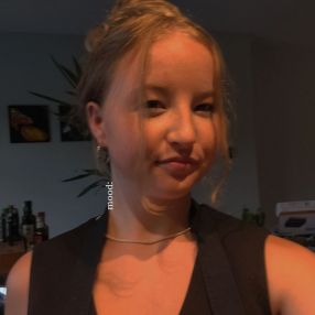 Isa, Babysitter in Zevenhuizen