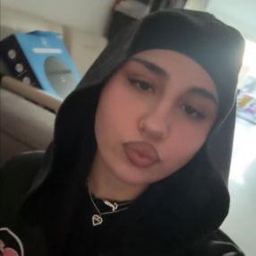 Esna Zumra, Oppas in Haaksbergen