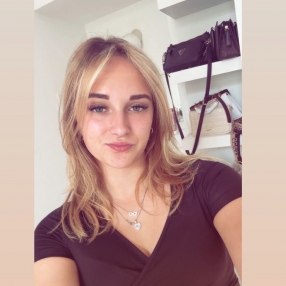 Kyara, Oppas in Velsen