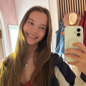 Anne, Babysitter in Vught