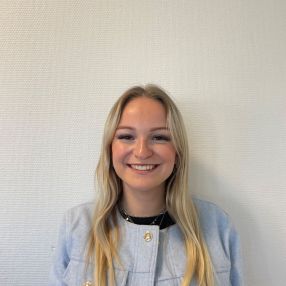 Julie, Babysitter in Badhoevedorp