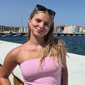 Mila, Babysitter in Hoeven